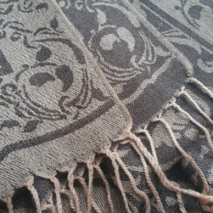 Turkey Bursa Ottoman Style Silk Cashmere Pashmina Shawl Scarf Osmanli Tugrasi Desenli Tarzi Ipek Kasmir Pasmina Dokuma Sal Esarp Turban Muslim Middle East Kanada Toronto Canada United States Ottawa Montreal Quebec Laval Vancouver Edmonton New York California Mississauga Kitchener Hamilton Halifax New York California Niagara Falls Vaughan Leslie Dundas Markham Pickering Finch Scarborough Winnipeg Oakville Peterborough Brampton Burlington Bolton Milton Guelph Ontario Manitoba Alberta Saskatchewan Labrador Prince Edward Island